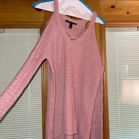 Everything is a size small and in perfect condition $75 for all - Picture 11 of 16